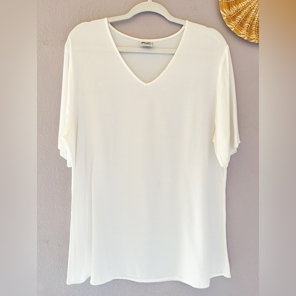 CP Shades White V-Neck Short Sleeve Top